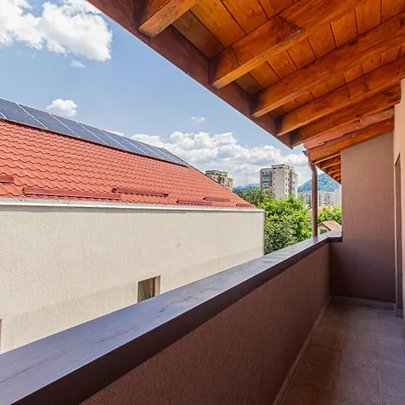 Apartahotel Cozy Brand New Boutique Braşov