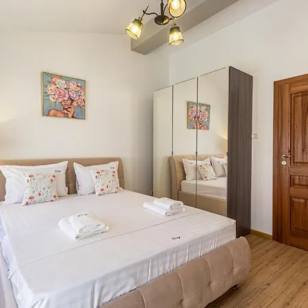 Cozy Brand New Boutique Apartahotel *