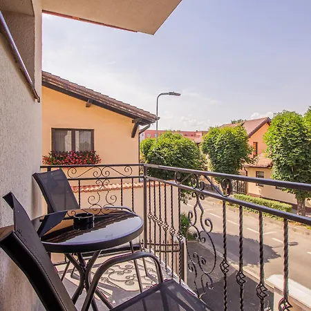 Apartahotel Cozy Brand New Boutique Braşov