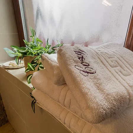 Cozy Brand New Boutique Apartahotel 4*