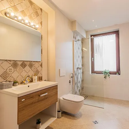 Cozy Brand New Boutique