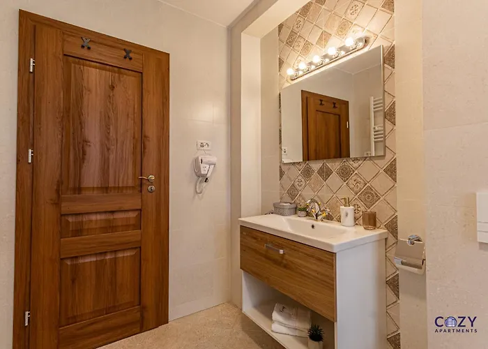 Brand New Boutique 4*